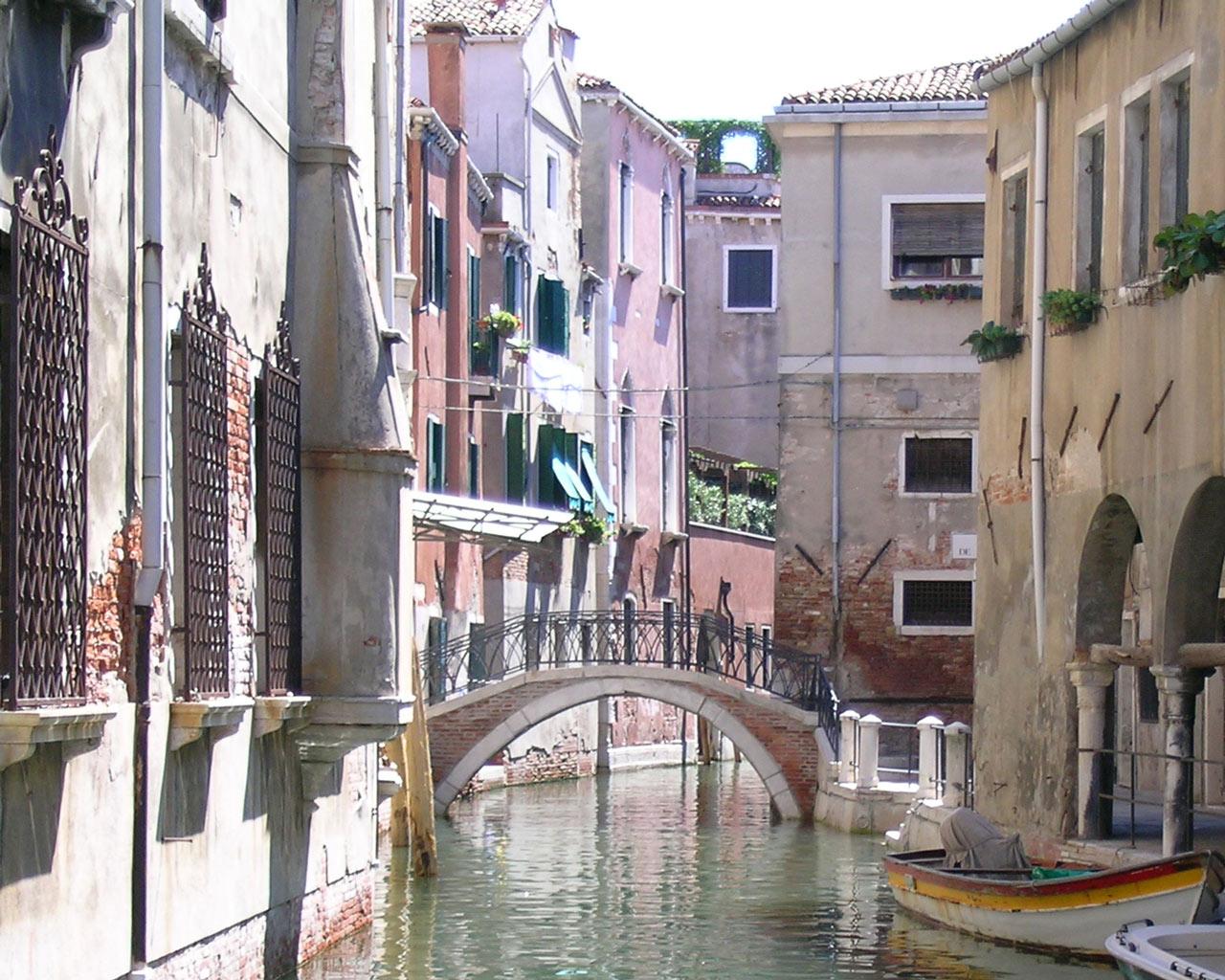Venice - Street Scene Wallpaper #1 1280 x 1024 
