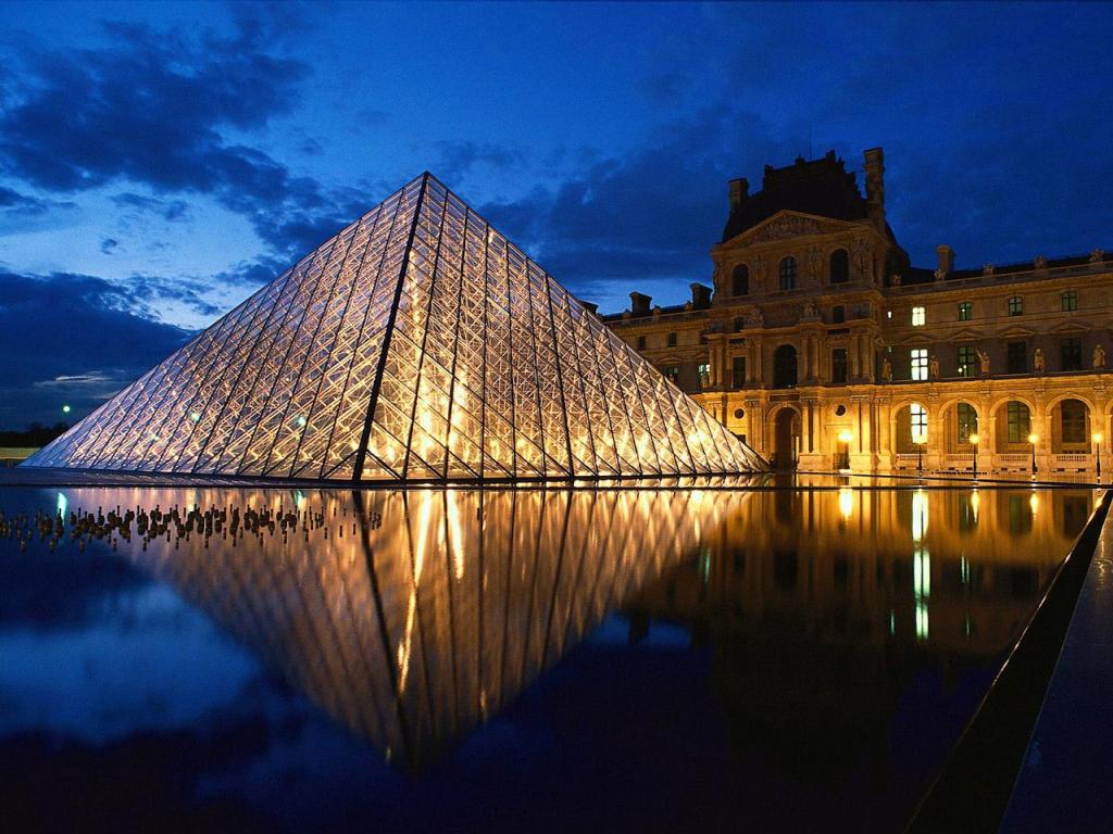 Paris - Louvre Wallpaper #1 1024 x 768 