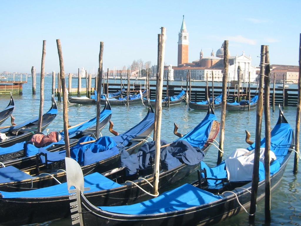 Venice - Gondolas Wallpaper #3 1024 x 768 