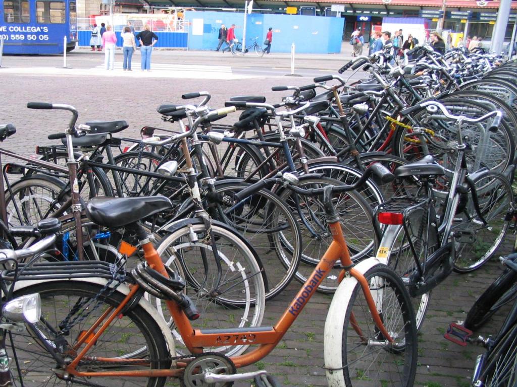 Amsterdam - Bicycles Wallpaper #1 1024 x 768 