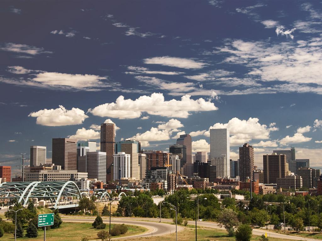 Denver - City Skyline Wallpaper #1 1024 x 768 