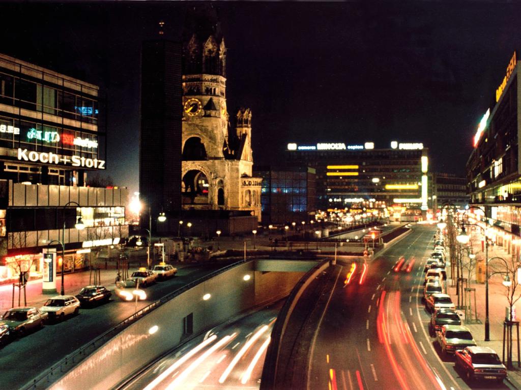 Berlin - Ku-dam At Night Wallpaper #2 1024 x 768 