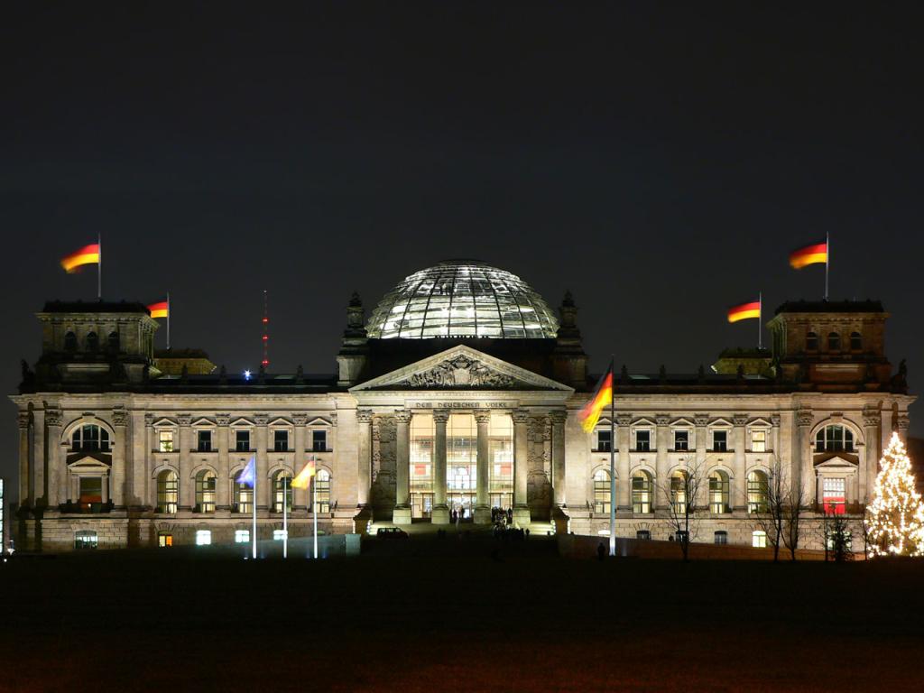 Berlin - Reichstag Wallpaper #3 1024 x 768 