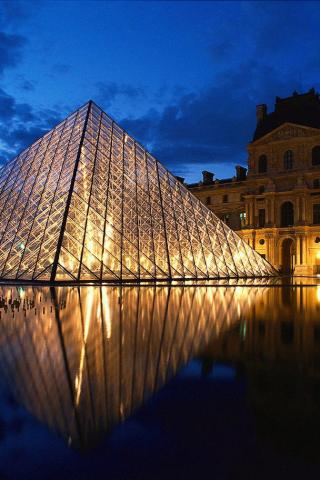 Paris - Louvre Wallpaper #1 320 x 480 (iPhone/iTouch)