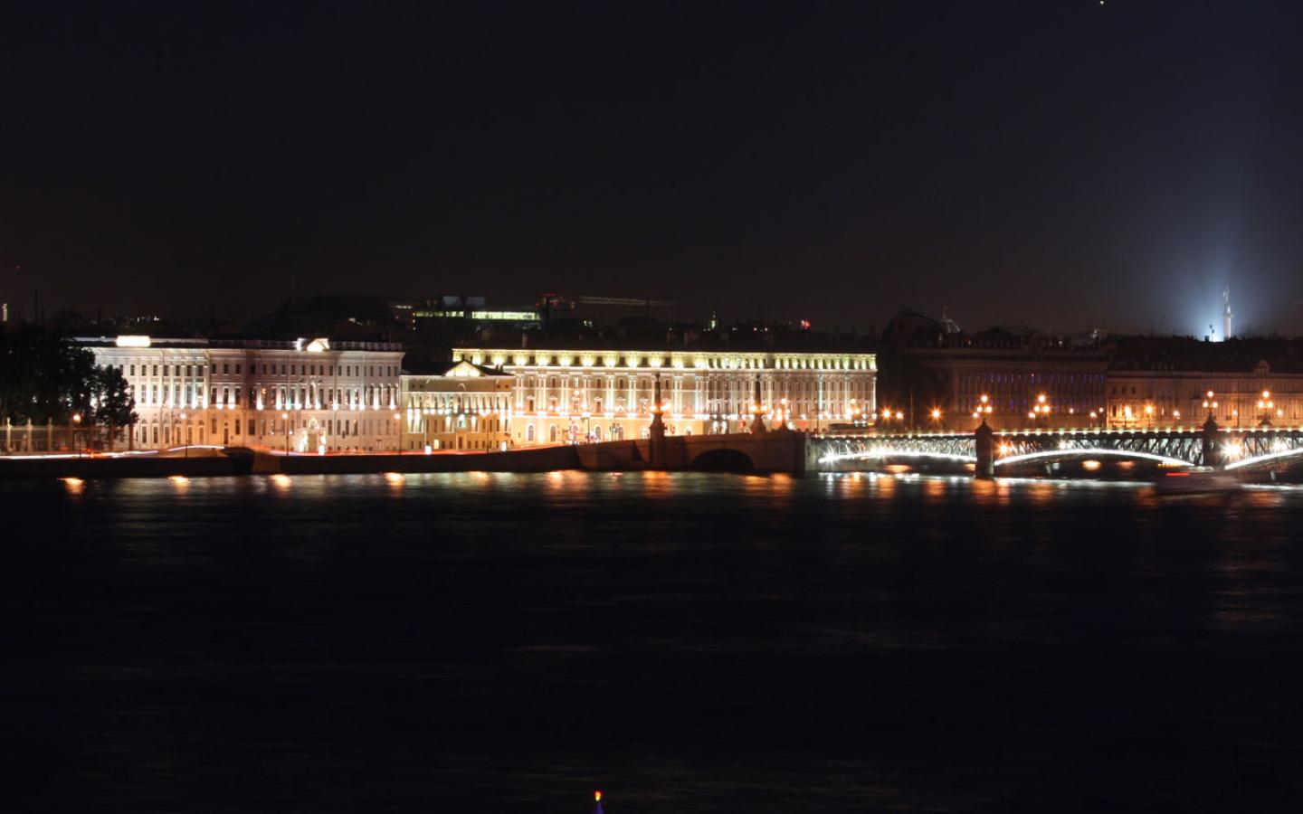 St Petersburg - At night Wallpaper #2 1440 x 900 