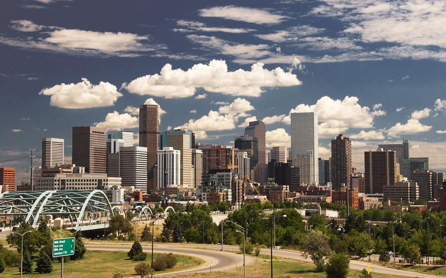 Denver - City Skyline Wallpaper #1 1440 x 900 