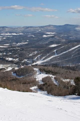 Sugarbush, Vermont - Lincoln Peak Base from North Lynx Wallpaper #1 320 x 480 (iPhone/iTouch)